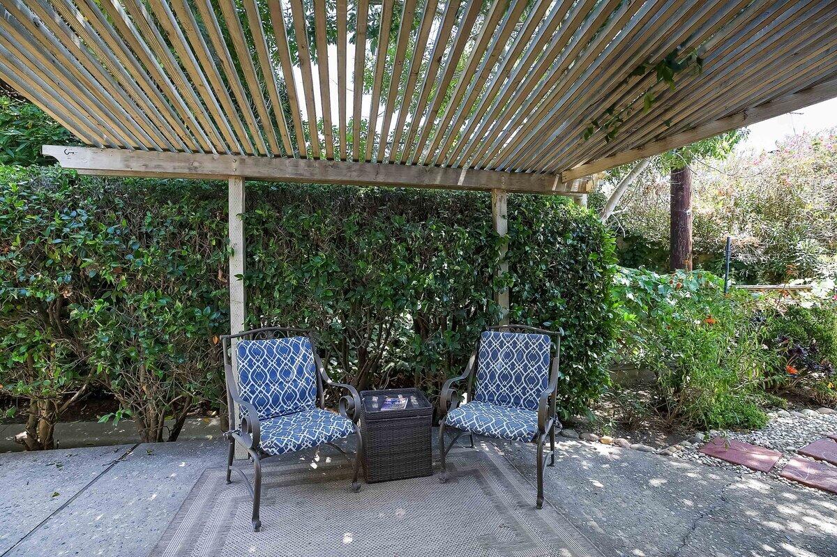 334 Consuelo Drive, A & B