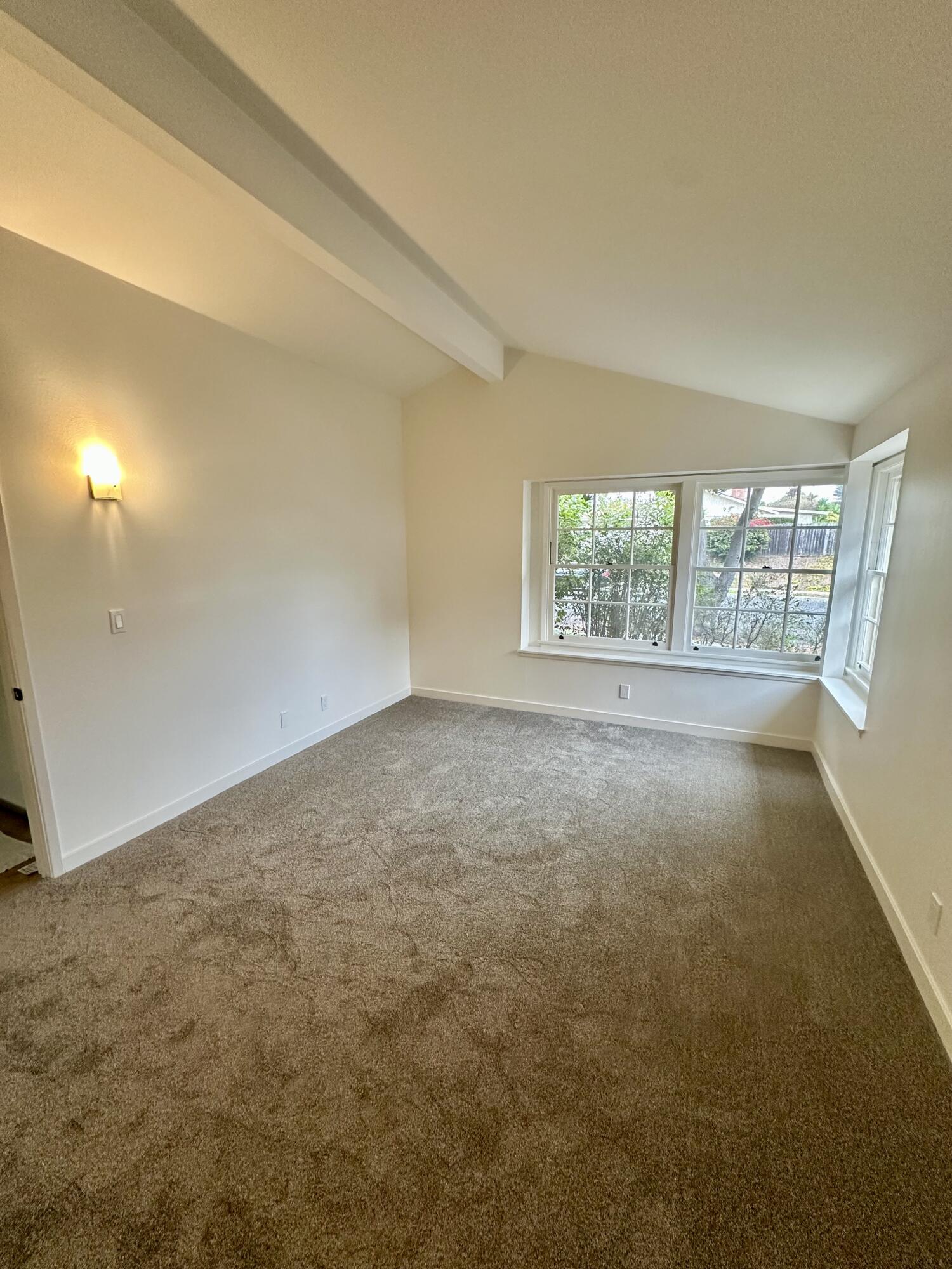 6279 Avenida Gorrion