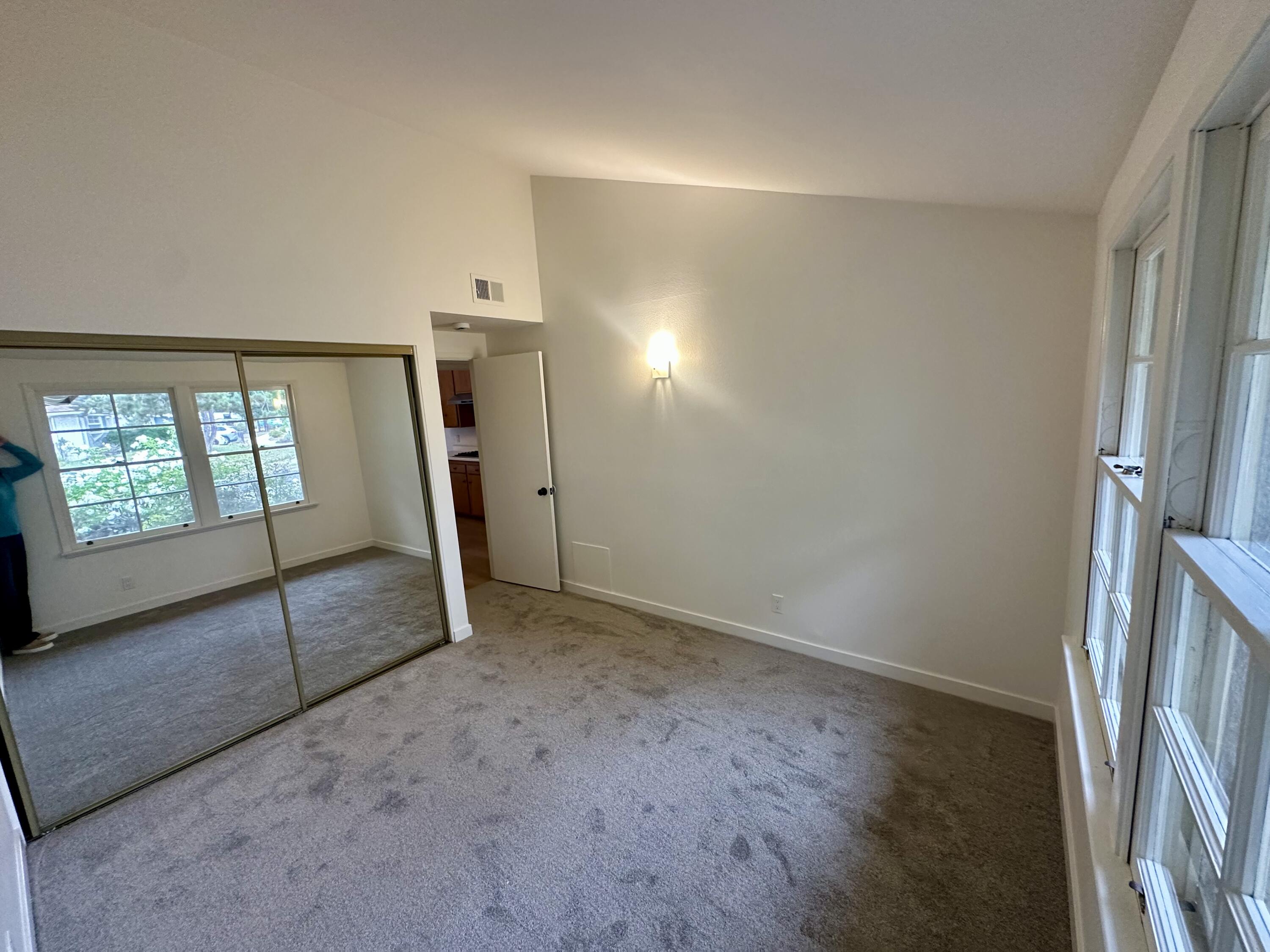 6279 Avenida Gorrion