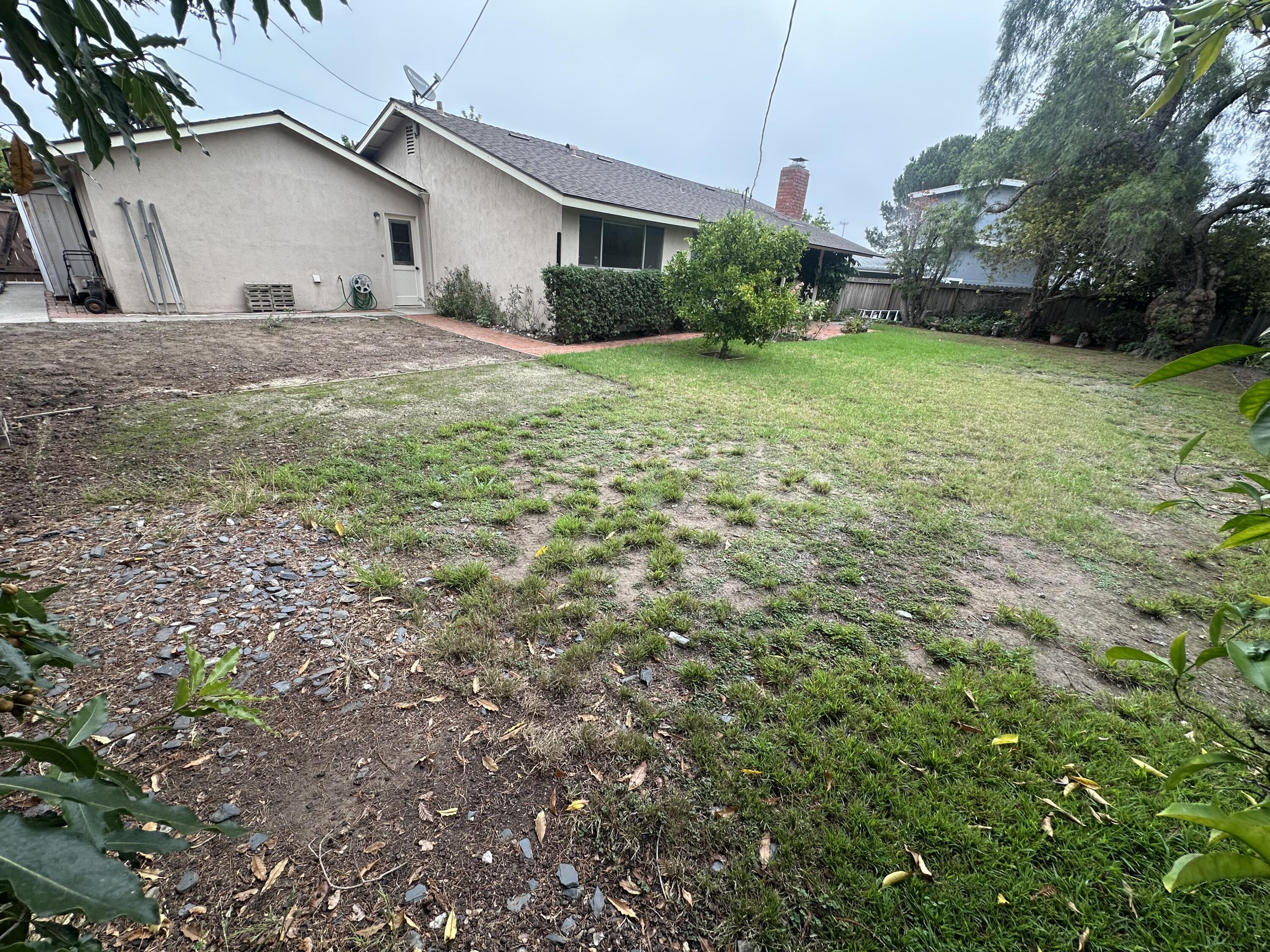 6279 Avenida Gorrion