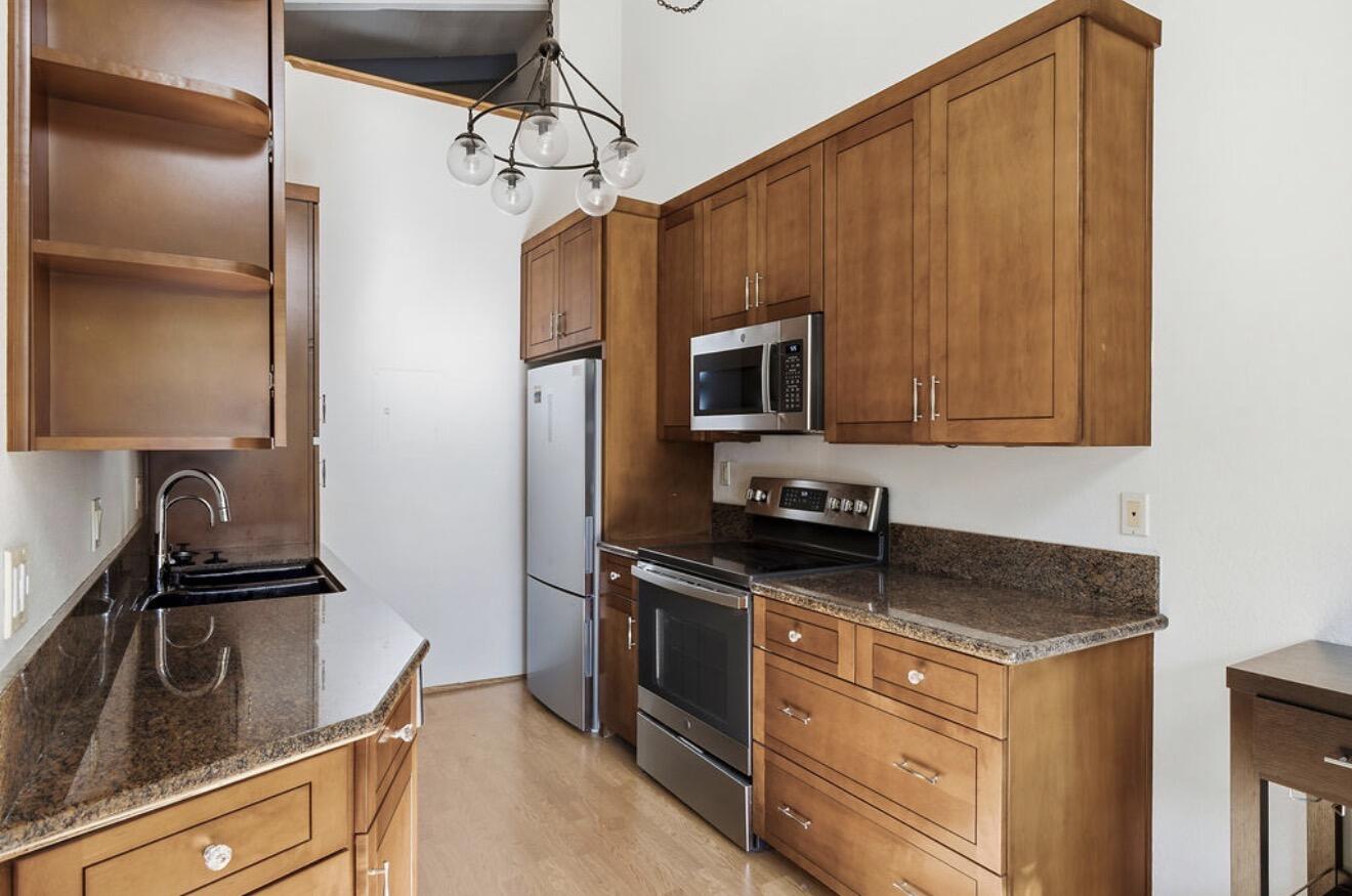 180 Kingston Avenue Apt C