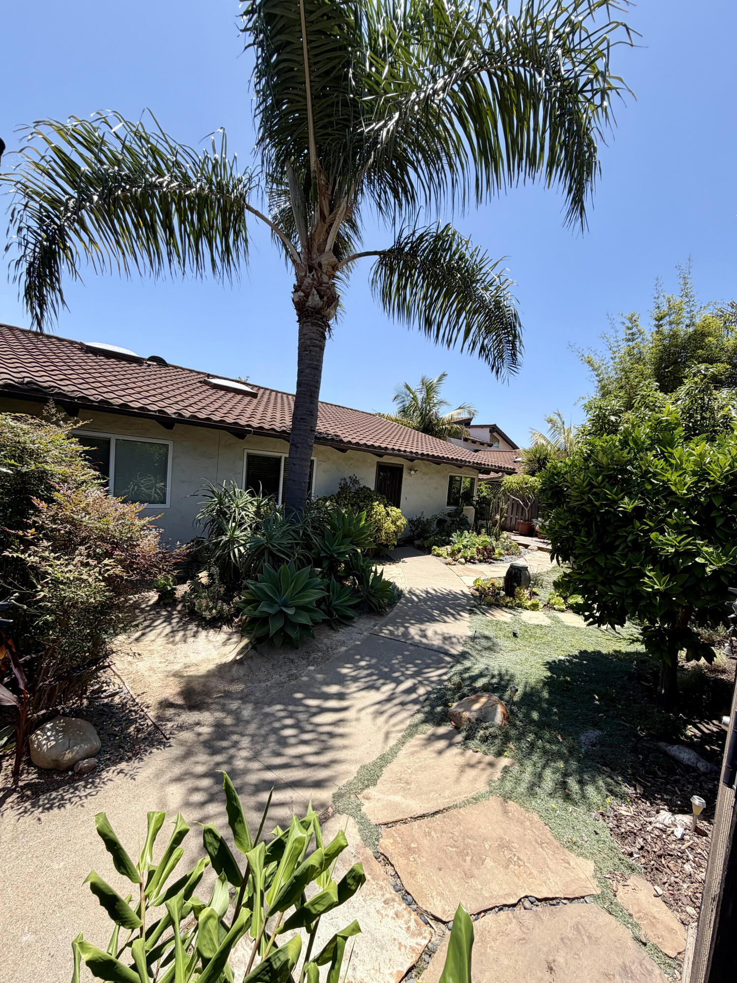 180 Kingston Avenue Apt C Goleta CA