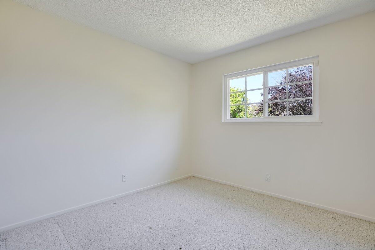 86 Deerhurst Drive
