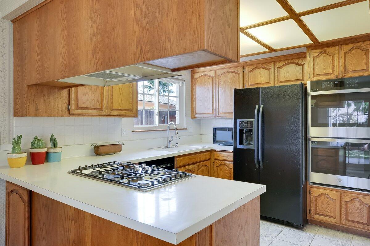 86 Deerhurst Drive