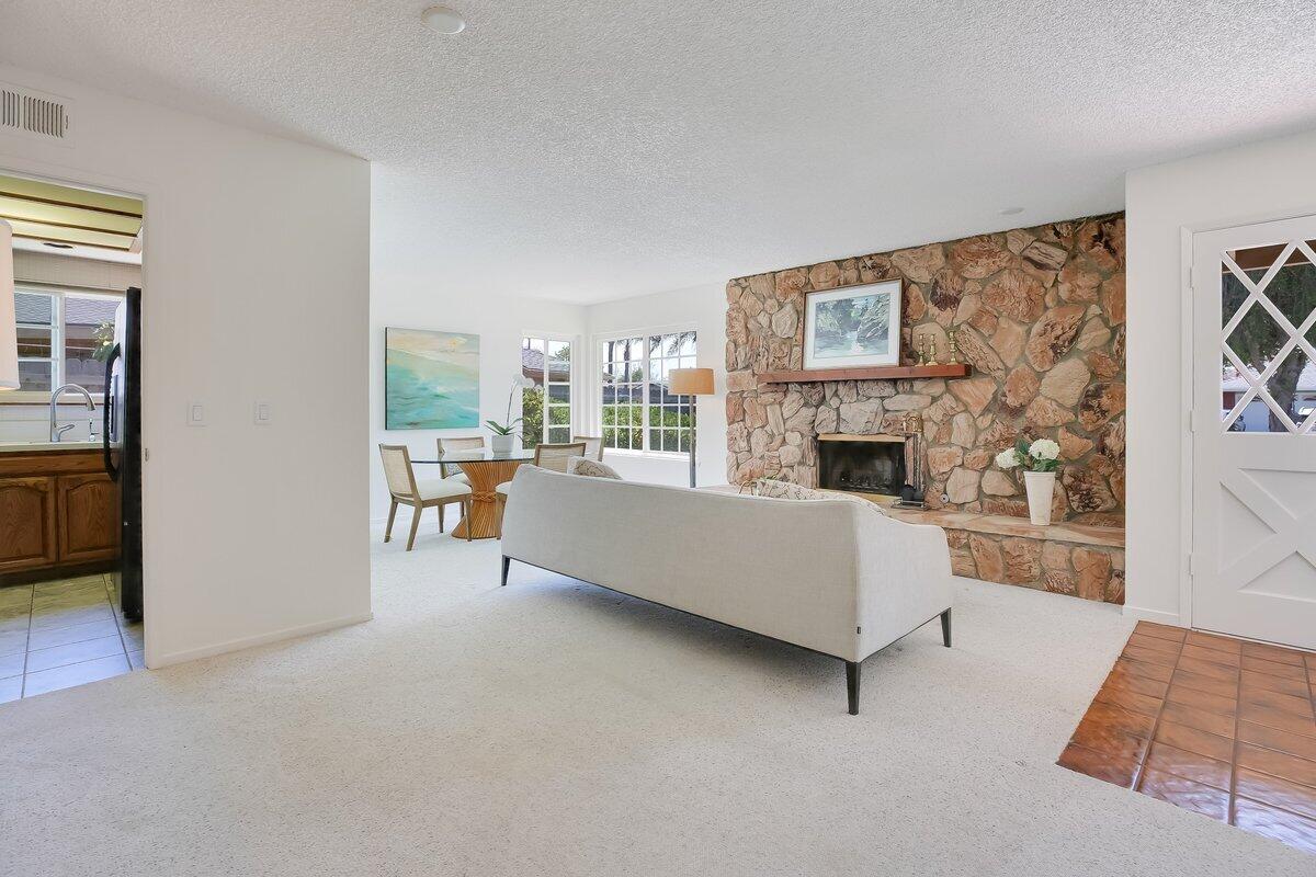 86 Deerhurst Drive