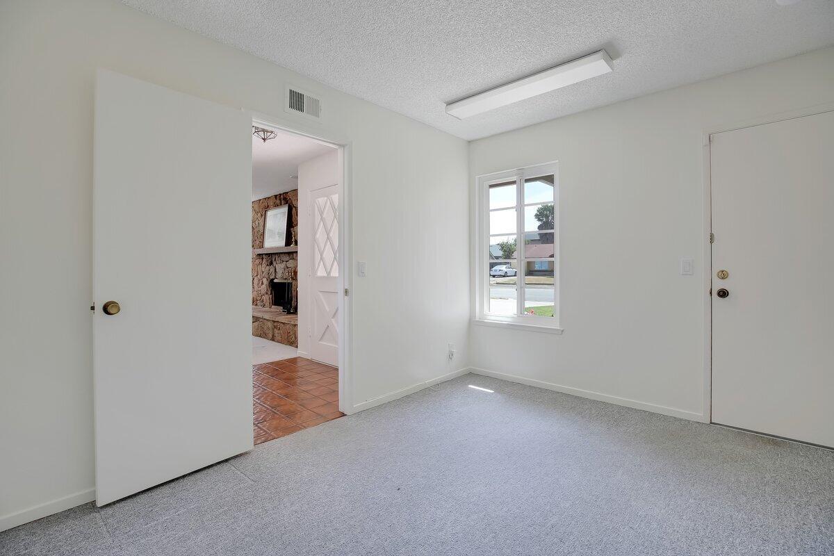 86 Deerhurst Drive