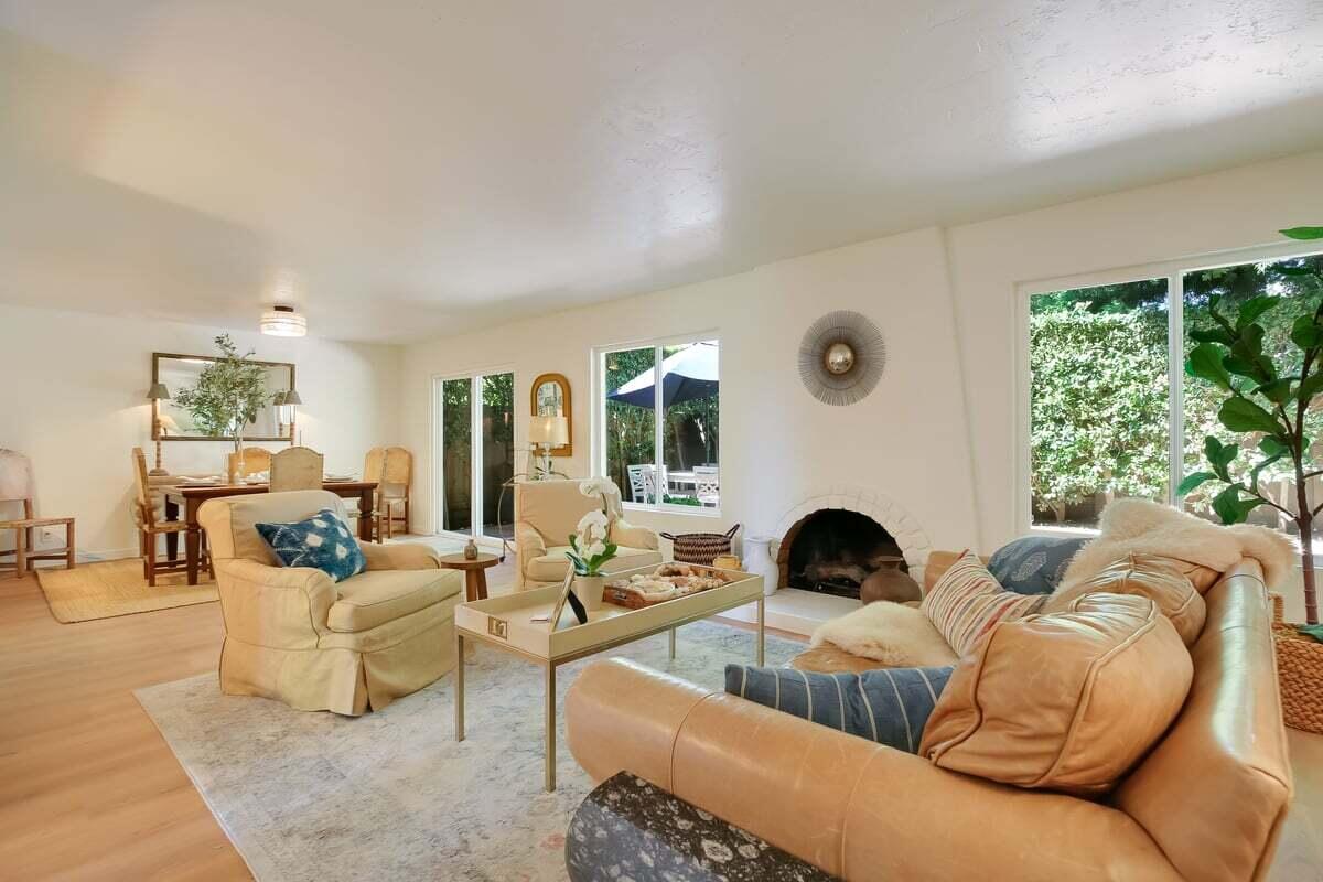 614 Calle De Los Amigos