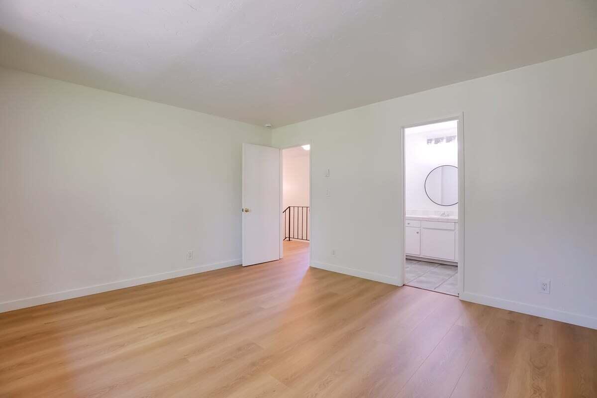 614 Calle De Los Amigos