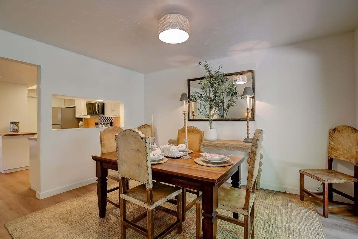 614 Calle De Los Amigos