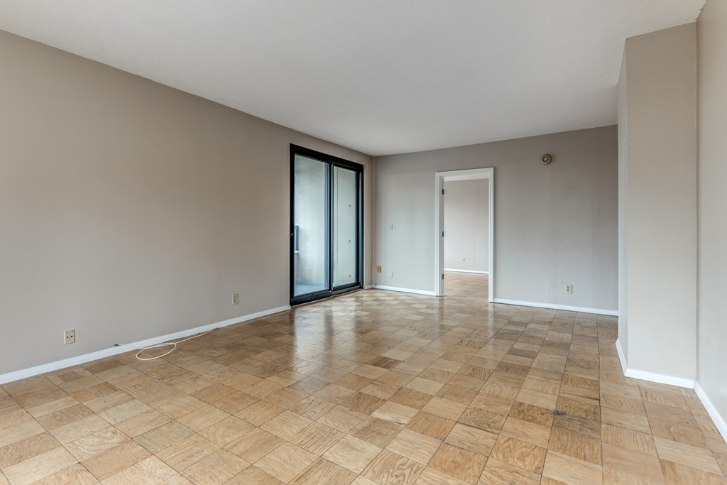 65 East India Row Unit: 10B