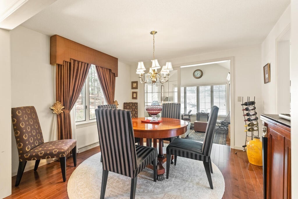 4 Bellingham Ct Unit: 4