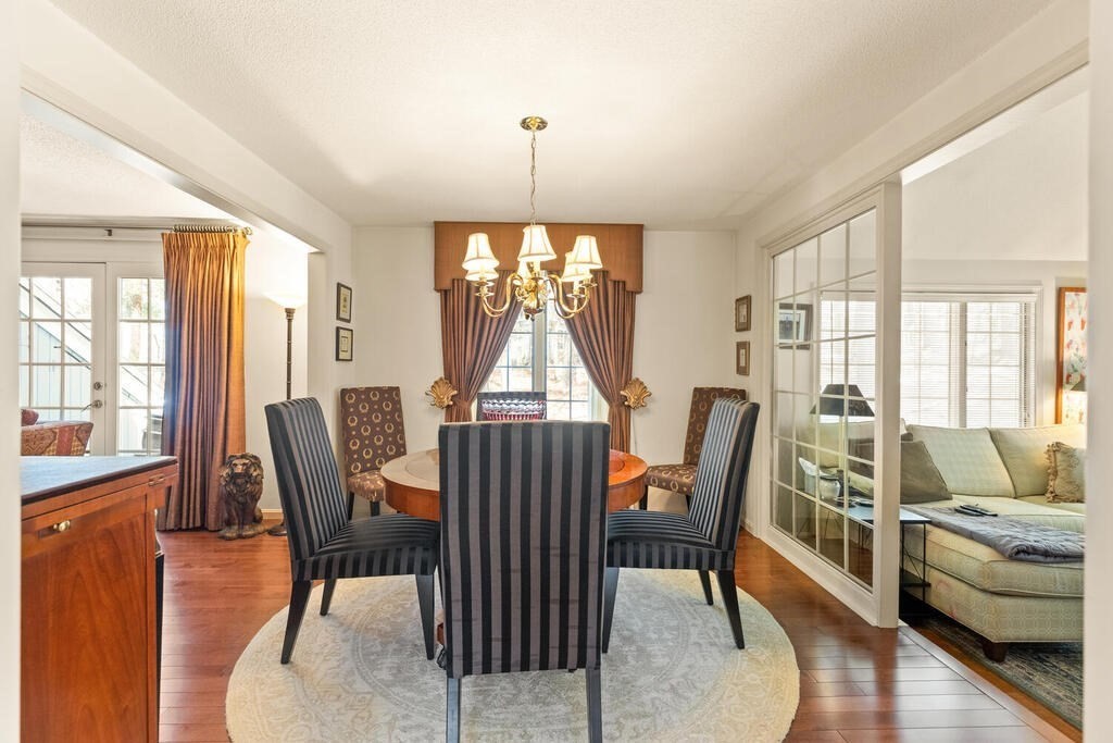 4 Bellingham Ct Unit: 4