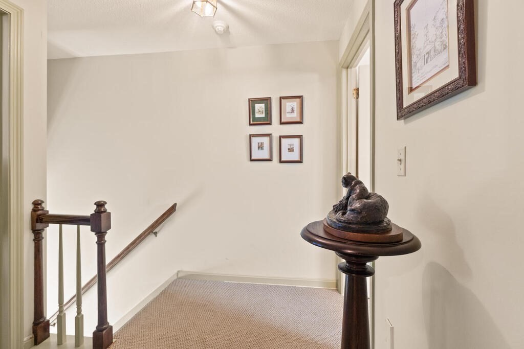 4 Bellingham Ct Unit: 4