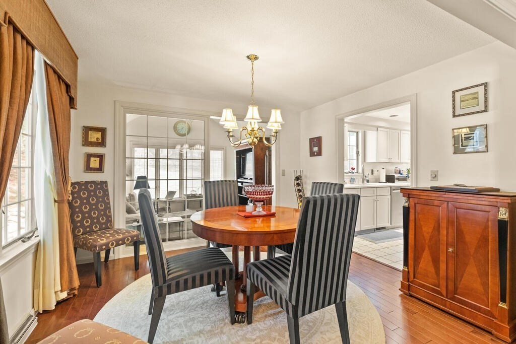 4 Bellingham Ct Unit: 4