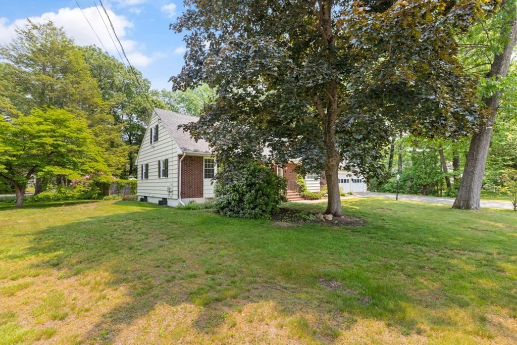 8 Candlewood Rd