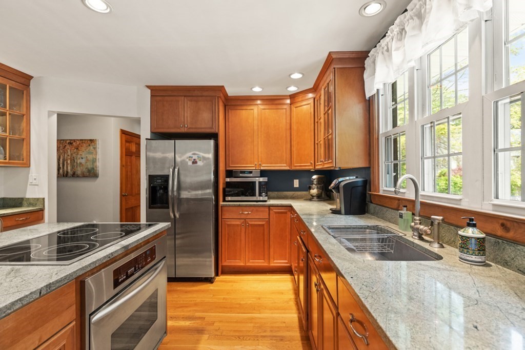 8 Candlewood Rd