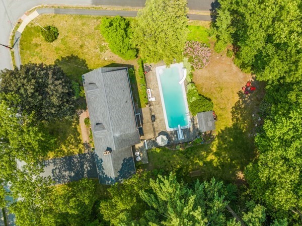 8 Candlewood Rd