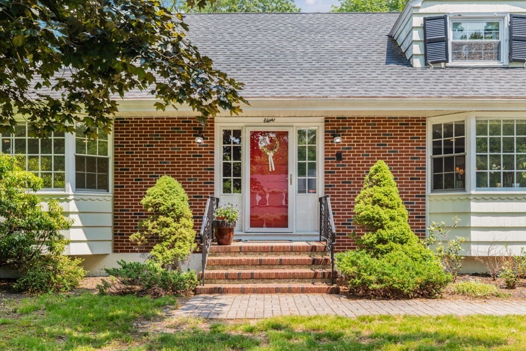 8 Candlewood Rd
