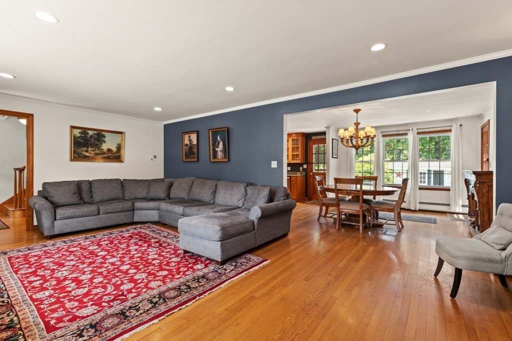 8 Candlewood Rd
