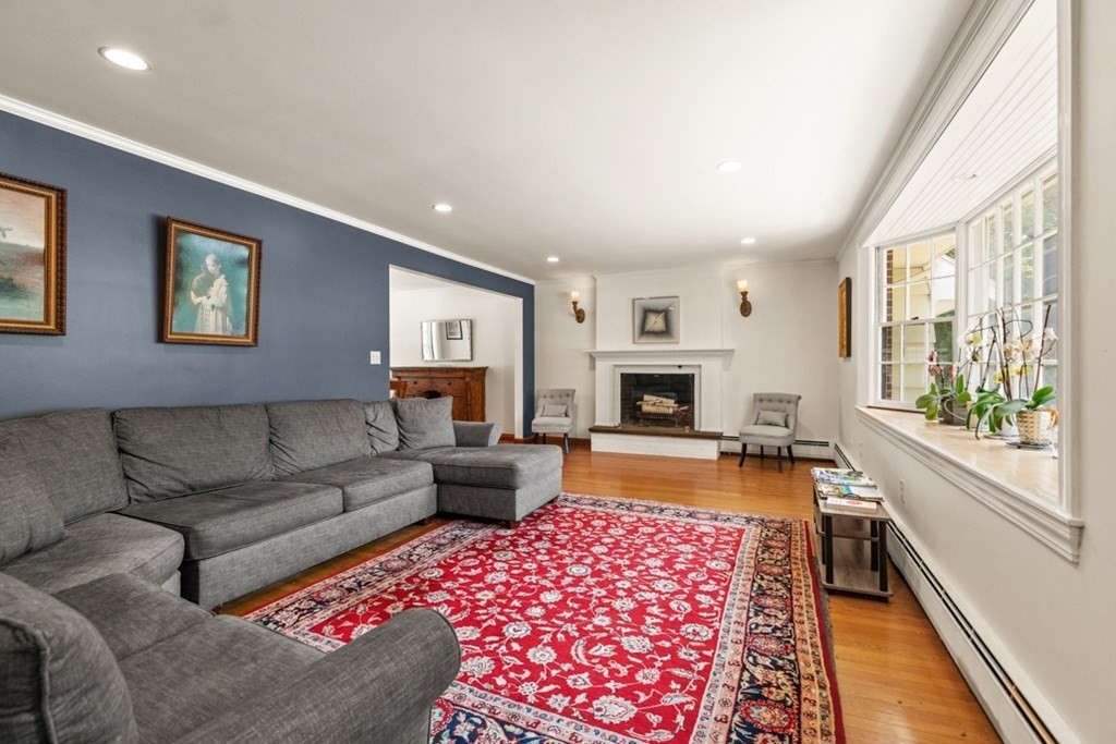 8 Candlewood Rd
