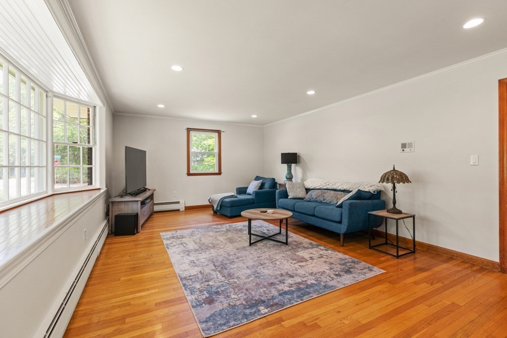 8 Candlewood Rd