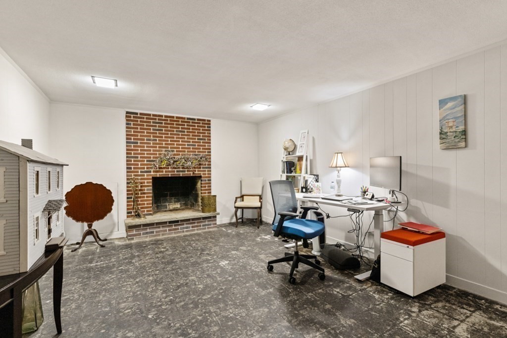 8 Candlewood Rd