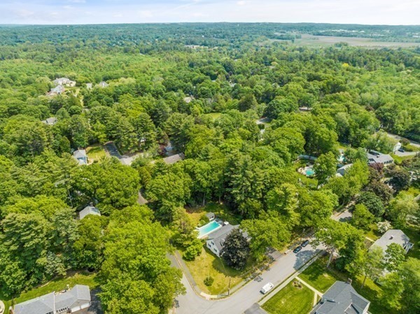 8 Candlewood Rd