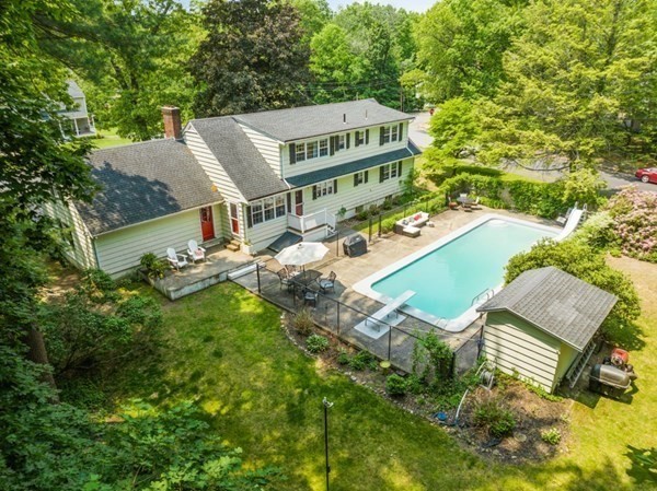 8 Candlewood Rd