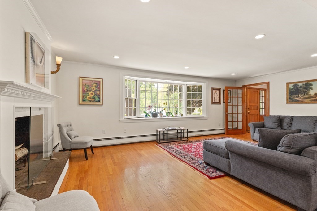 8 Candlewood Rd