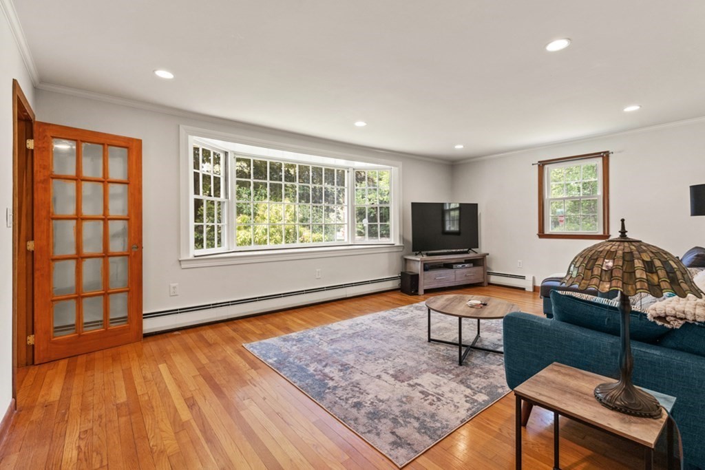 8 Candlewood Rd