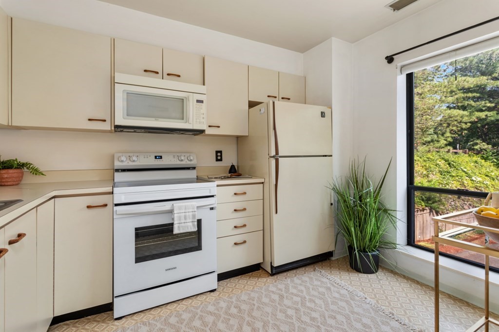 4 Summit Drive Unit: 001