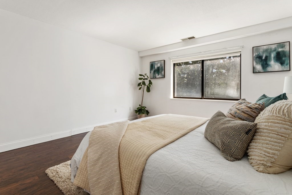 4 Summit Drive Unit: 001