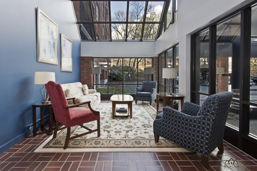 4 Summit Drive Unit: 001