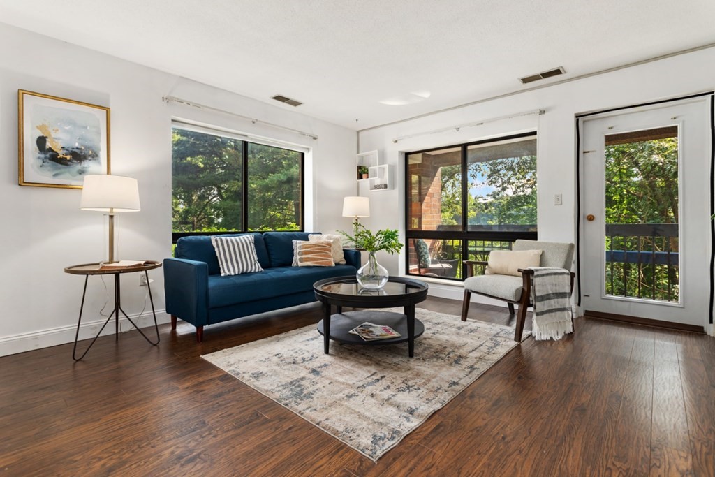 4 Summit Drive Unit: 001