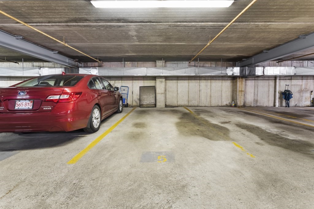 4 Summit Drive Unit: 001