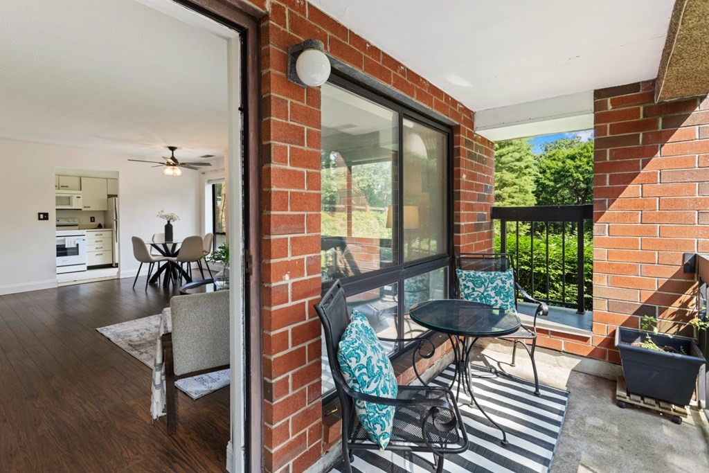 4 Summit Drive Unit: 001