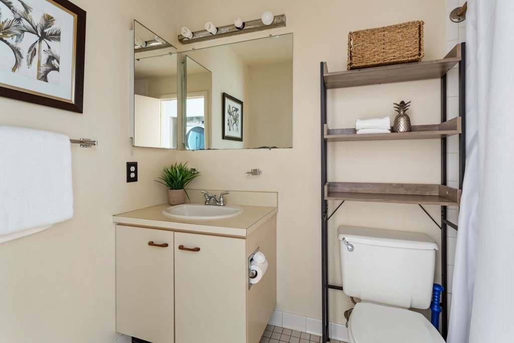 4 Summit Drive Unit: 001