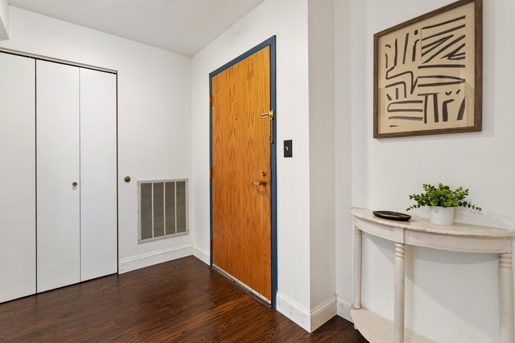 4 Summit Drive Unit: 001