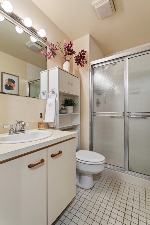 4 Summit Drive Unit: 001