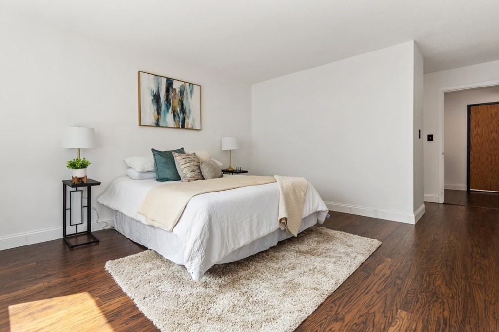 4 Summit Drive Unit: 001