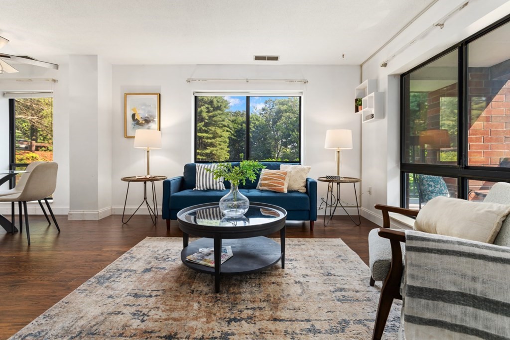 4 Summit Drive Unit: 001