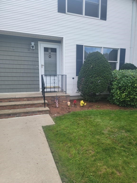 18 Christopher Dr Unit: 18