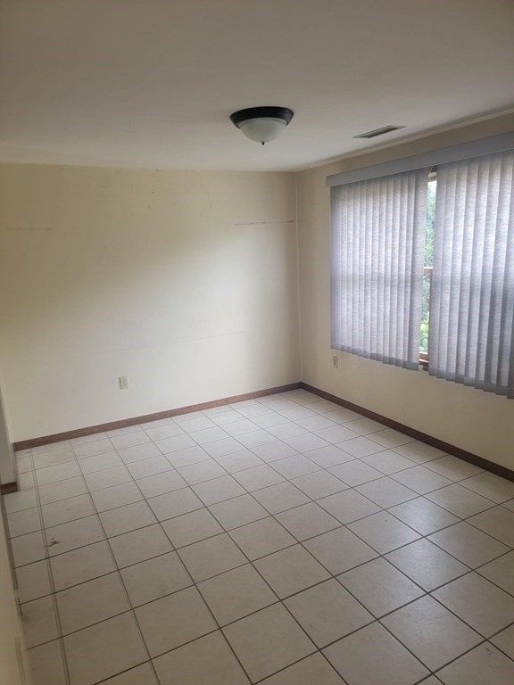 18 Christopher Dr Unit: 18