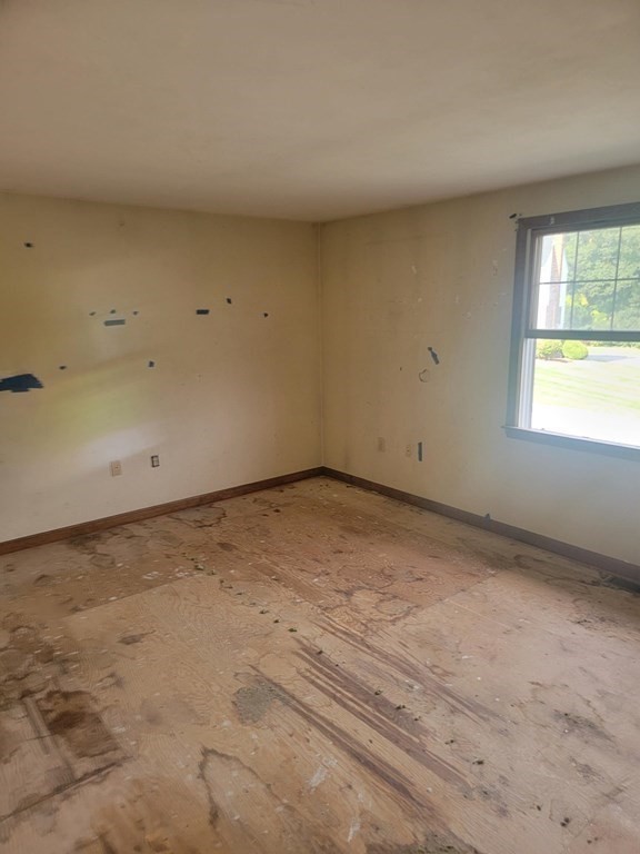 18 Christopher Dr Unit: 18