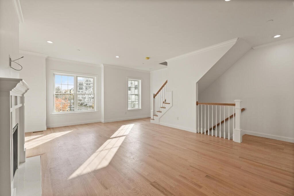 68 Prospect St Unit: 16