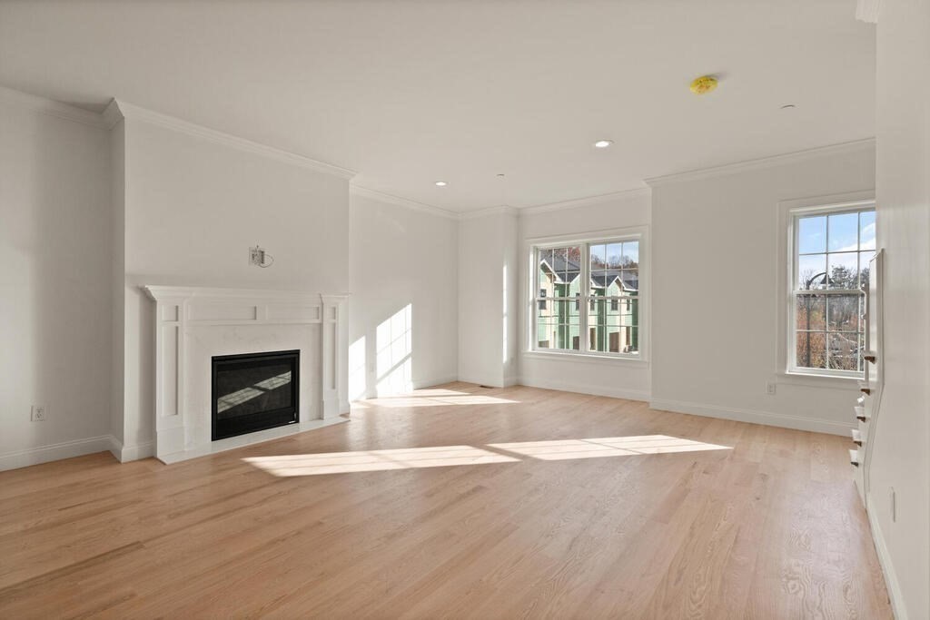 68 Prospect St Unit: 16