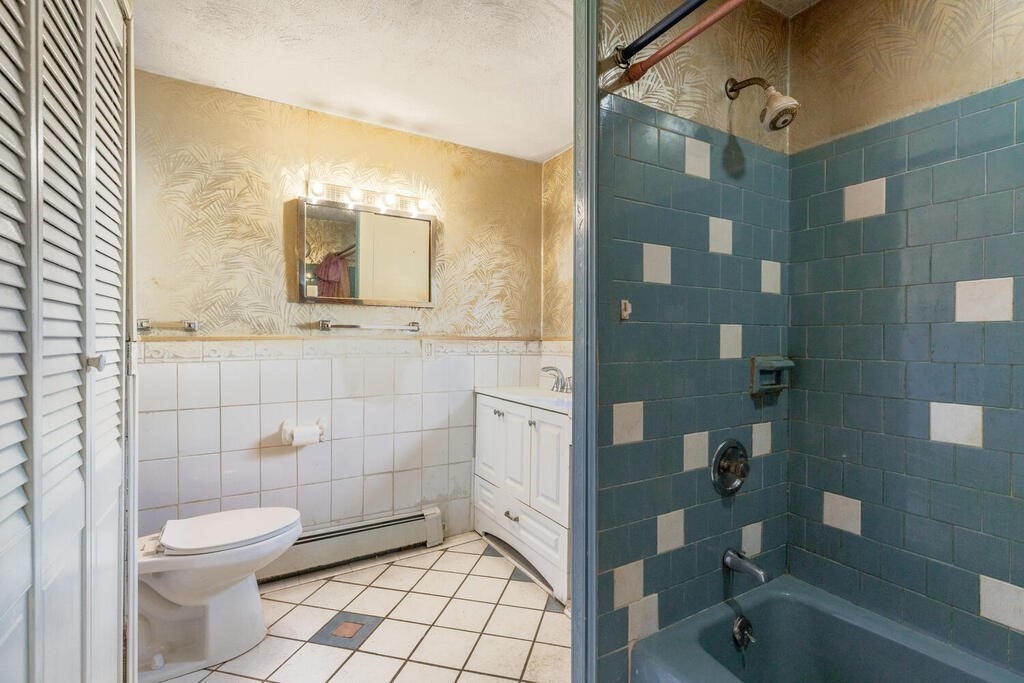 4 Waldens Hill Drive