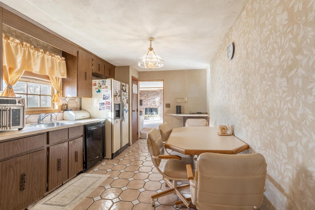 4 Waldens Hill Drive