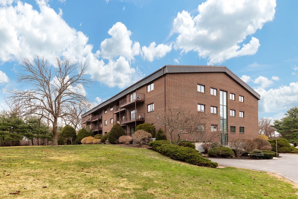 5 Ledgewood Way # 15