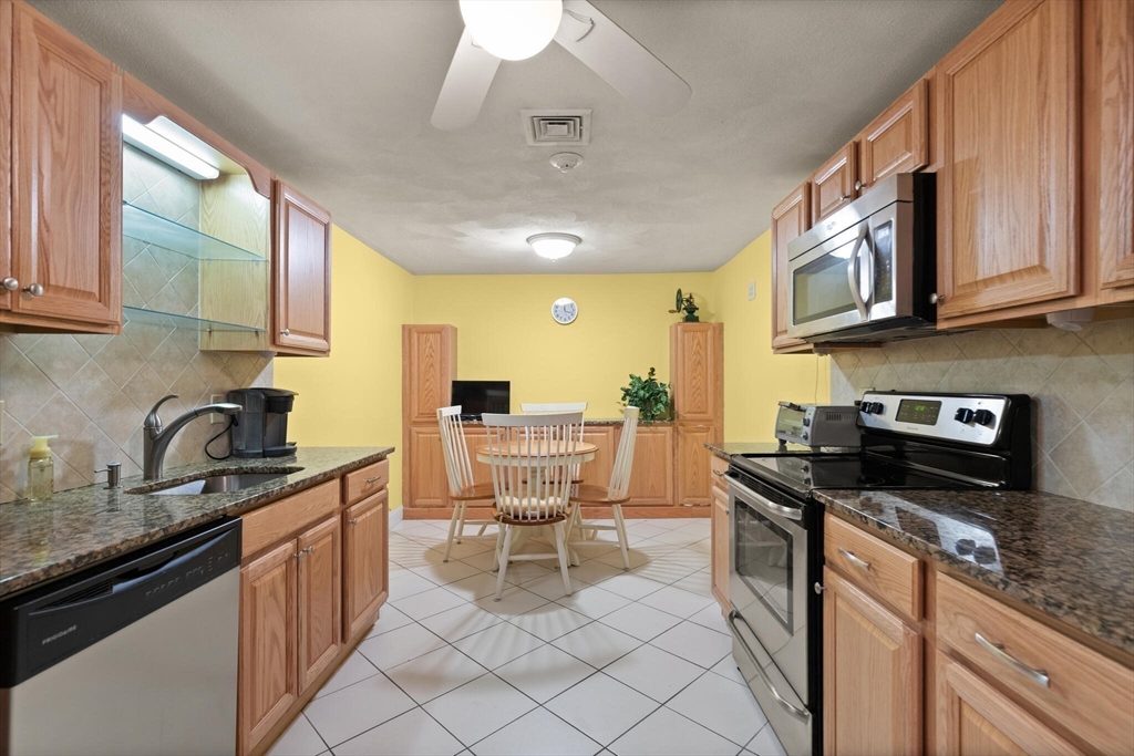 5 Ledgewood Way # 15